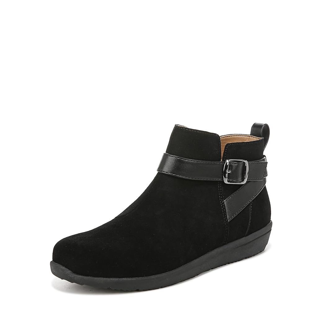 Do the black boots come with a black sole as pictured, or only white?