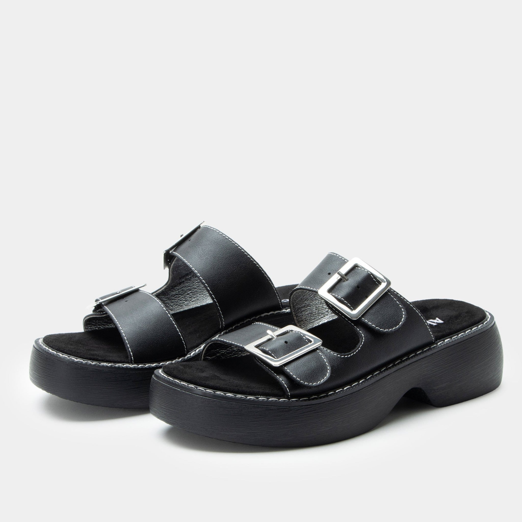 I wear a size 7 but bought these sandals in white size  38 & fit great is this typical?