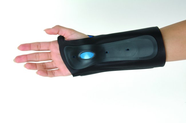 How does the Ossur Exoform Wrist Brace fit?