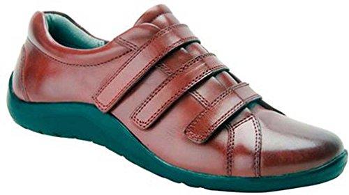 Which is narrower, SS or narrow in the Natasha shoe?