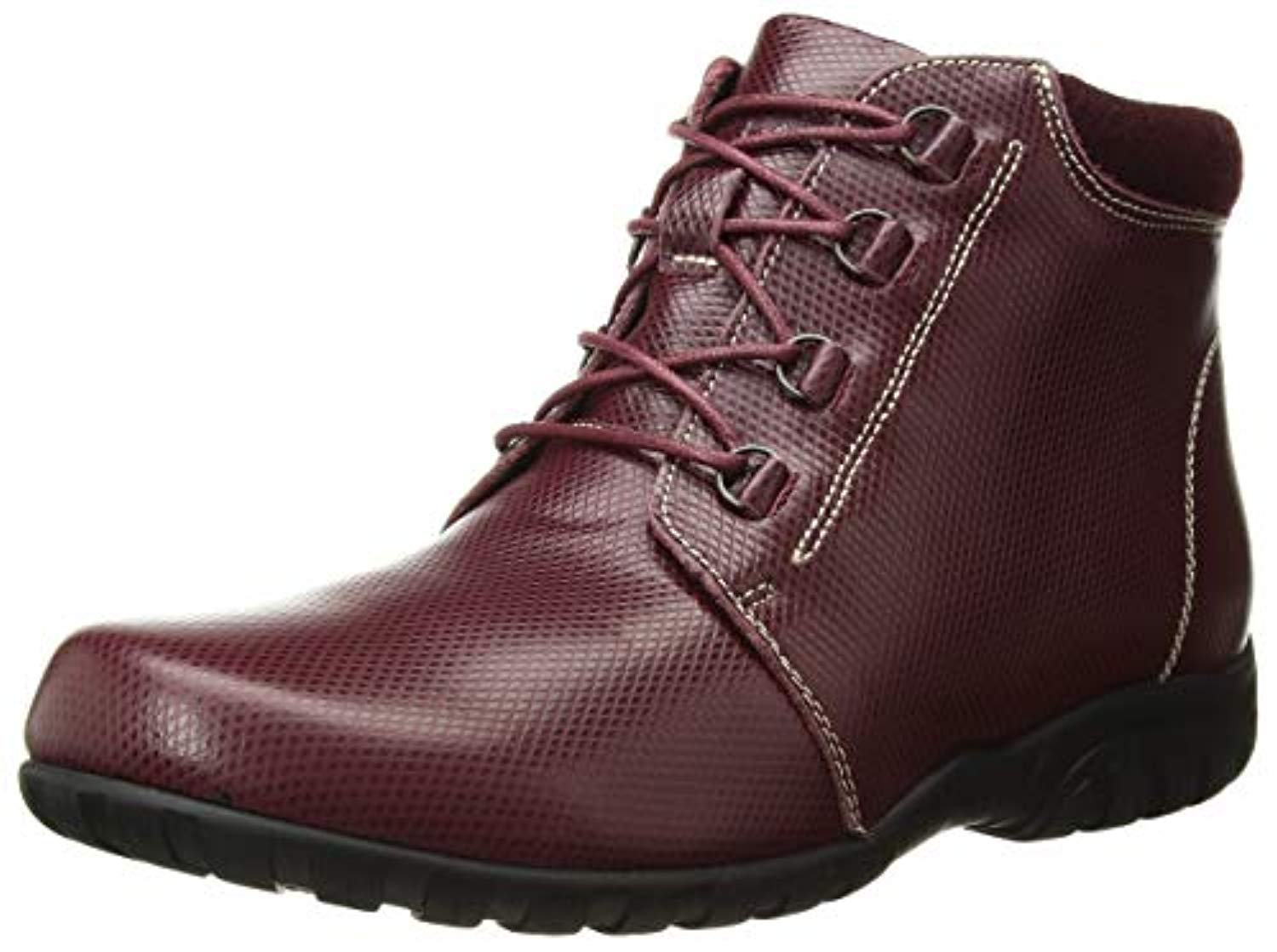 Are these a true "brown"  suede colored boot, they look like a  purple color? le urpl