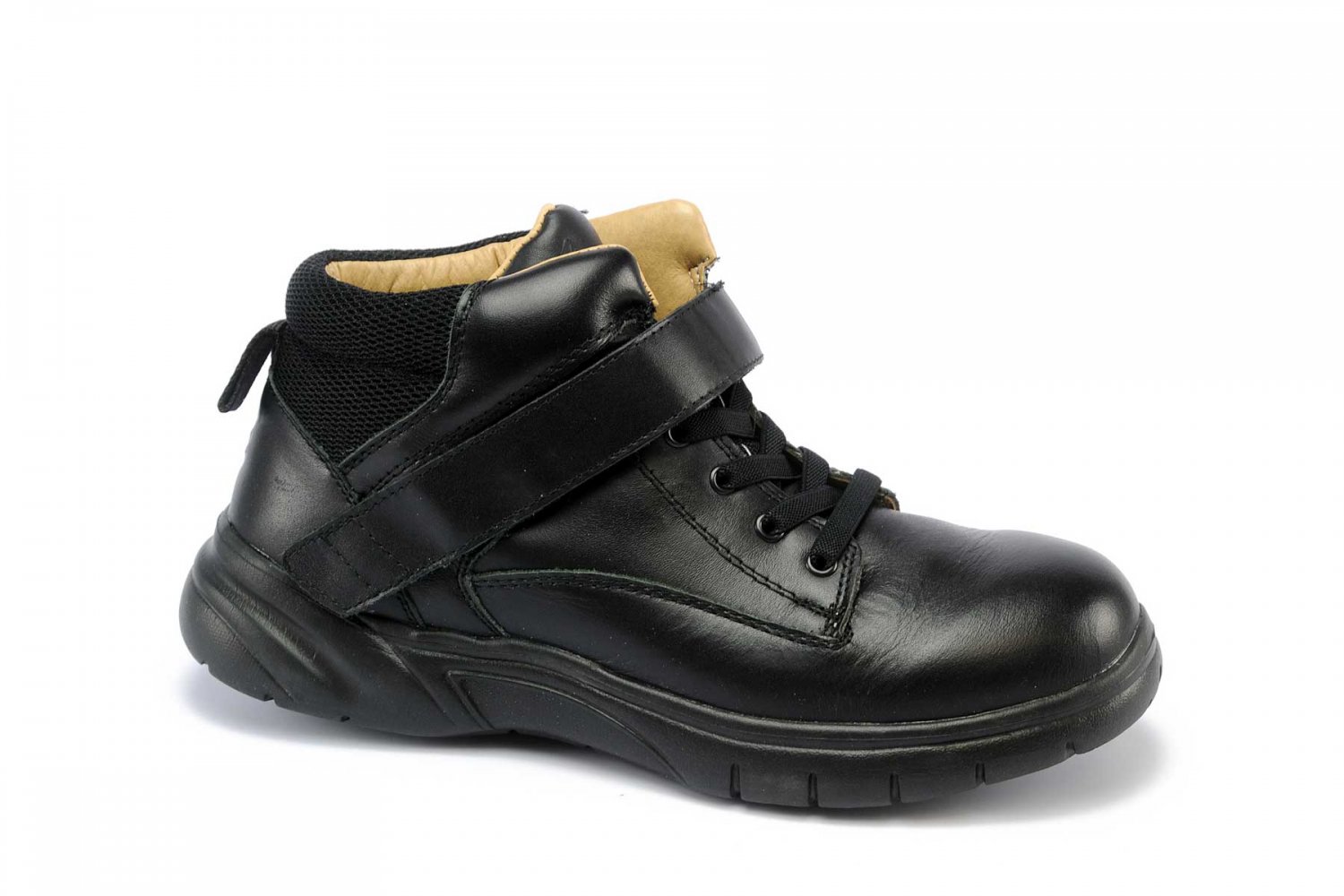Need 9e do u have mens boots