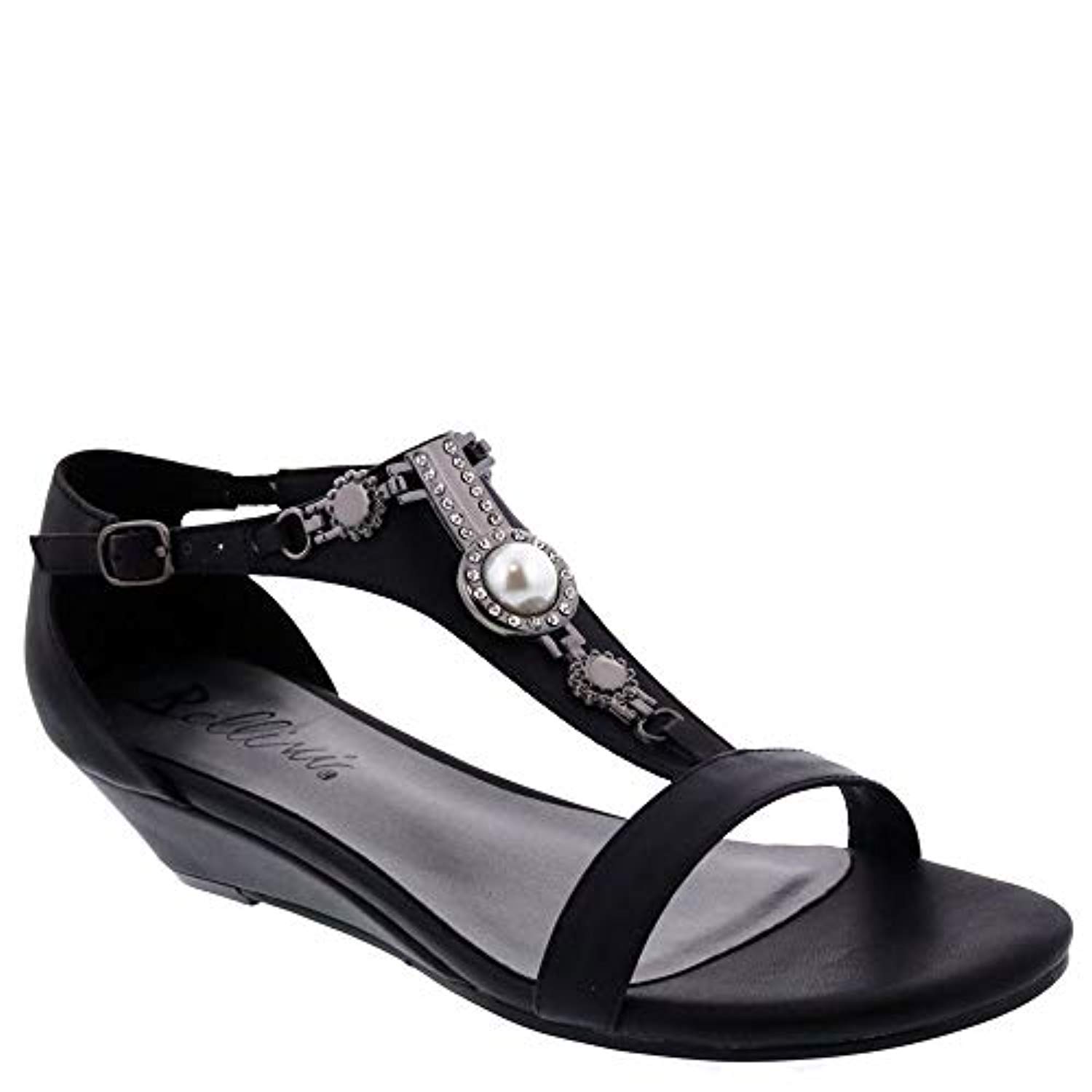 When can I get a size 6 1/2 in black or white?