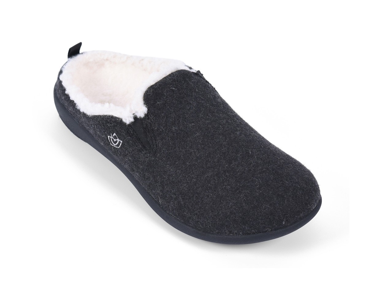 Can I have a shoemaker put in a new innersole.  I love the slippers but the arch has moved and it hurt my foot